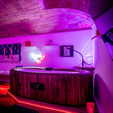 Lovelane Apartment *
